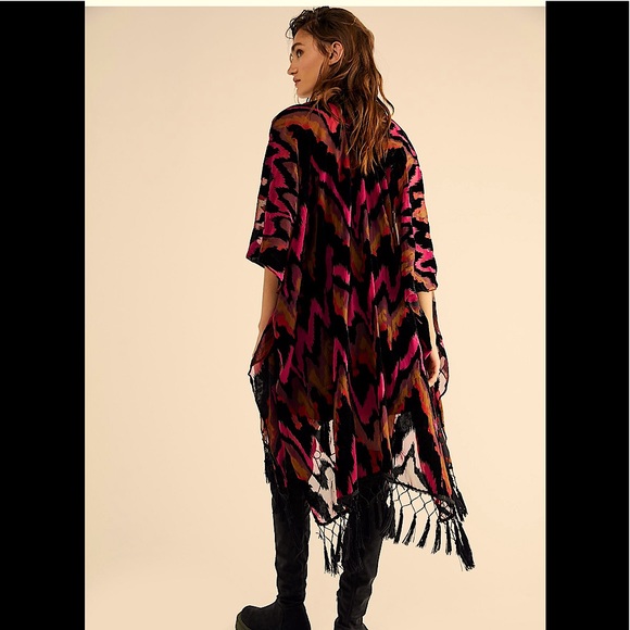 NWT! Free People Dripping Velvet Burnout Kimono OS - Picture 1 of 4